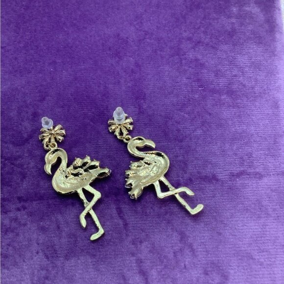 Pretty Enamel Flamingo Pink Pierced Earrings - Picture 3 of 3